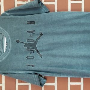 AIR JORDAN  Gray Youth T-shirt Size M 10-12 Jump man